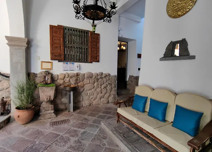 Rumi Punku Hotel 3*